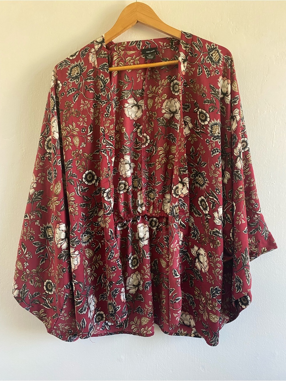 Wet Seal Floral Satin Kimono Top Size M/L Burgundy Boho Festival - Picture 2 of 9